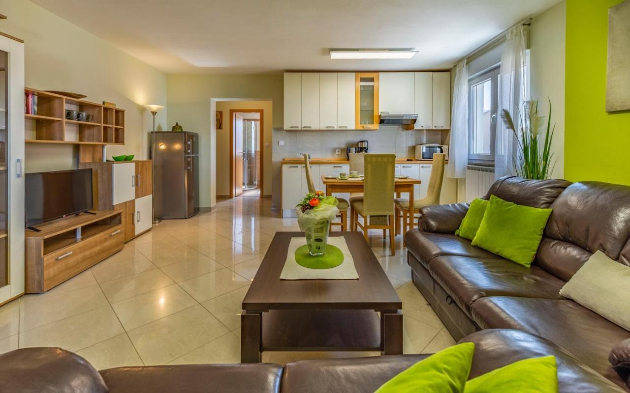 Apartments Istriensonne - Haus Stephan ميدولين المظهر الخارجي الصورة